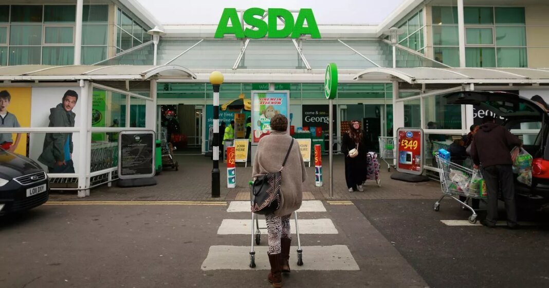 0_wal-mart-stores-incs-uk-asda-supermarket-entices-shoppers-with-black-friday-deals